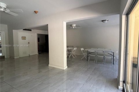 Condo in Key Biscayne, Florida, 2 bedrooms  № 2059452 - photo 21