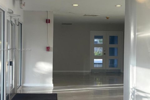 Condo in Key Biscayne, Florida, 2 bedrooms  № 2059452 - photo 22