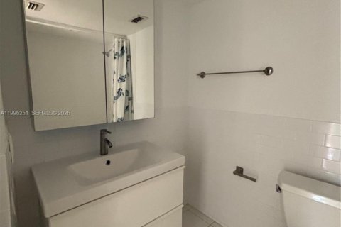 Condo in Key Biscayne, Florida, 2 bedrooms  № 2059452 - photo 19