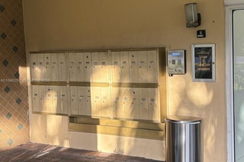 Condo in Key Biscayne, Florida, 2 bedrooms  № 2059452 - photo 2