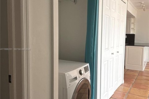 Condo in Key Biscayne, Florida, 2 bedrooms  № 2059452 - photo 12