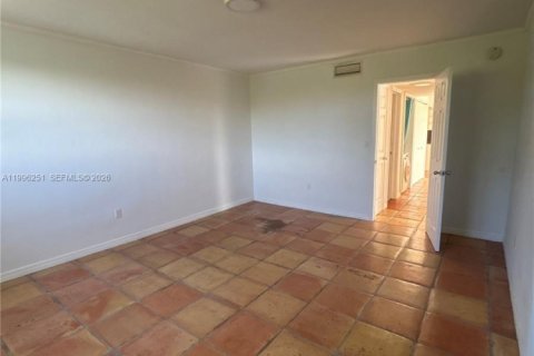 Condo in Key Biscayne, Florida, 2 bedrooms  № 2059452 - photo 15