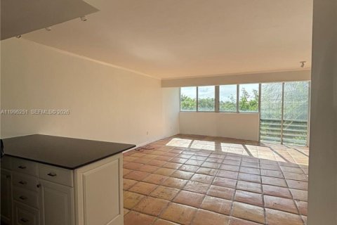 Condo in Key Biscayne, Florida, 2 bedrooms  № 2059452 - photo 6