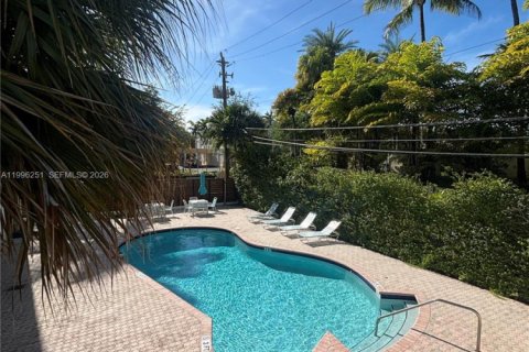 Condo in Key Biscayne, Florida, 2 bedrooms  № 2059452 - photo 23