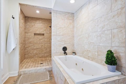 House in Sarasota, Florida 3 bedrooms, 341.97 sq.m. № 1532024 - photo 30