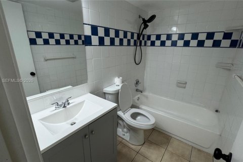 Copropriété à louer à Dania Beach, Floride: 2 chambres, 87.79 m2 № 2153519 - photo 13