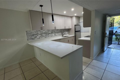 Copropriété à louer à Dania Beach, Floride: 2 chambres, 87.79 m2 № 2153519 - photo 6