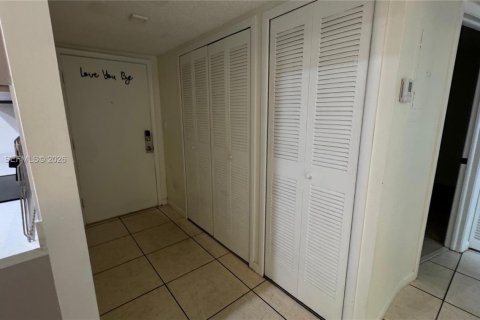 Copropriété à louer à Dania Beach, Floride: 2 chambres, 87.79 m2 № 2153519 - photo 24