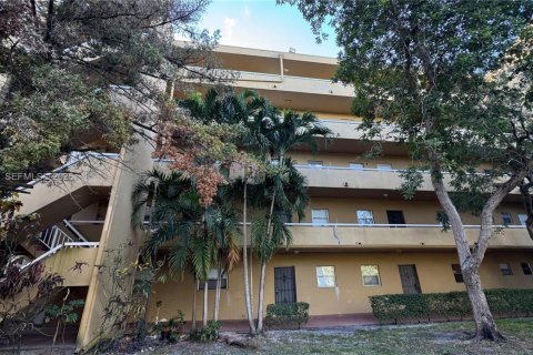 Copropriété à louer à Dania Beach, Floride: 2 chambres, 87.79 m2 № 2153519 - photo 2