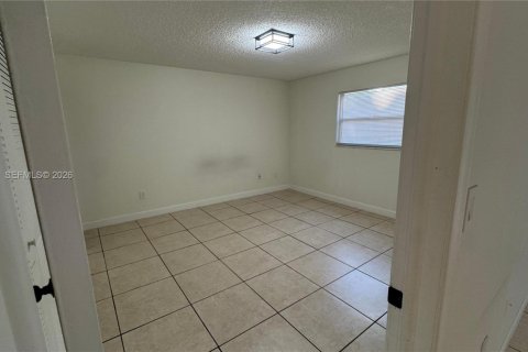 Copropriété à louer à Dania Beach, Floride: 2 chambres, 87.79 m2 № 2153519 - photo 10