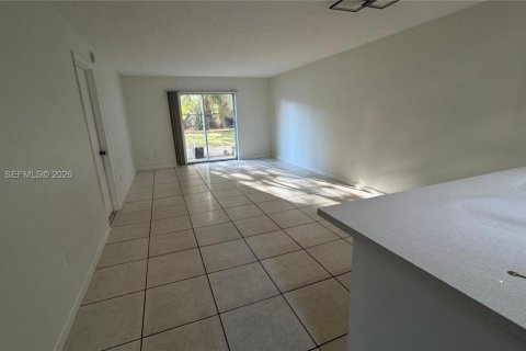 Copropriété à louer à Dania Beach, Floride: 2 chambres, 87.79 m2 № 2153519 - photo 7