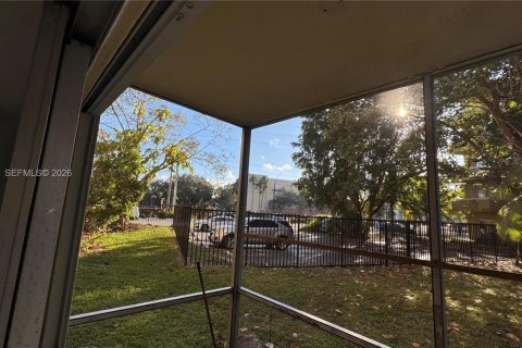 Copropriété à louer à Dania Beach, Floride: 2 chambres, 87.79 m2 № 2153519 - photo 16