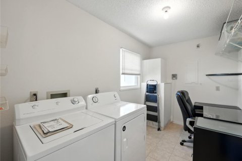 House in Lakeland, Florida 2 bedrooms, 100.98 sq.m. № 1640141 - photo 19