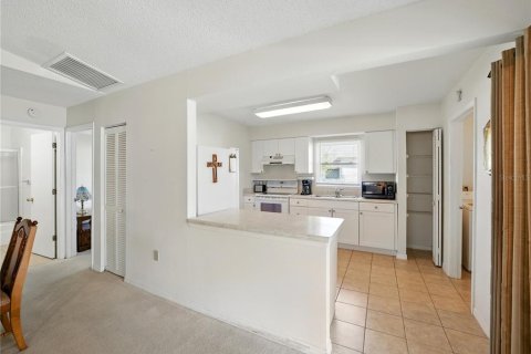 House in Lakeland, Florida 2 bedrooms, 100.98 sq.m. № 1640141 - photo 12