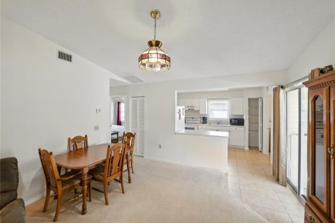 House in Lakeland, Florida 2 bedrooms, 100.98 sq.m. № 1640141 - photo 11