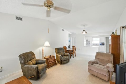 House in Lakeland, Florida 2 bedrooms, 100.98 sq.m. № 1640141 - photo 8