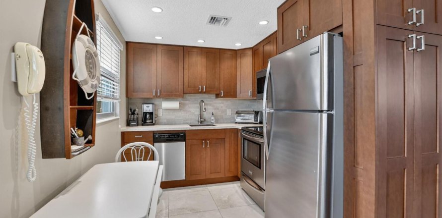 Condominio en Deerfield Beach, Florida, 2 dormitorios № 2170037
