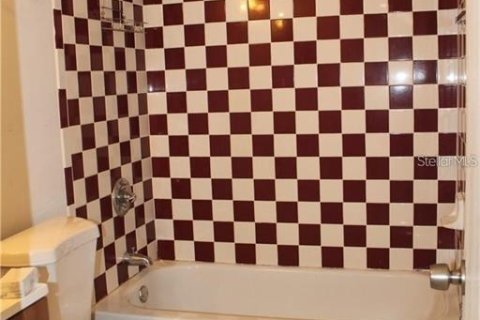 Condo in Tampa, Florida, 1 bedroom  № 2127250 - photo 1