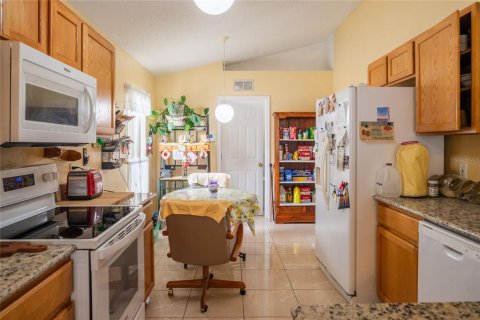 Villa ou maison à vendre à Kissimmee, Floride: 4 chambres, 174.1 m2 № 2431147 - photo 13