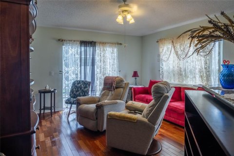 Villa ou maison à vendre à Kissimmee, Floride: 4 chambres, 174.1 m2 № 2431147 - photo 8
