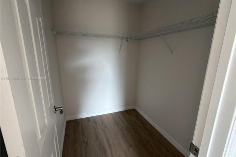 Propiedad comercial en venta en Sebring, Florida, 93.46 m2 № 1942944 - foto 30