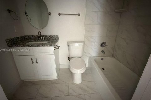 Propiedad comercial en venta en Sebring, Florida, 93.46 m2 № 1942944 - foto 26