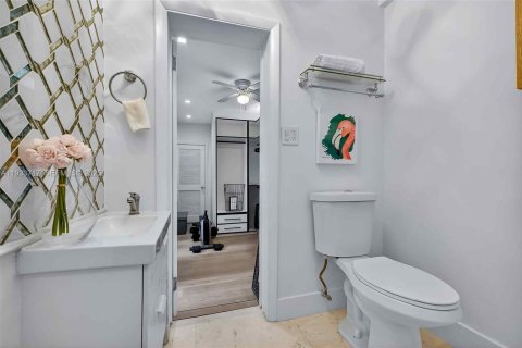 Casa en alquiler en Miami Shores, Florida, 3 dormitorios, 204.94 m2 № 1992154 - foto 28