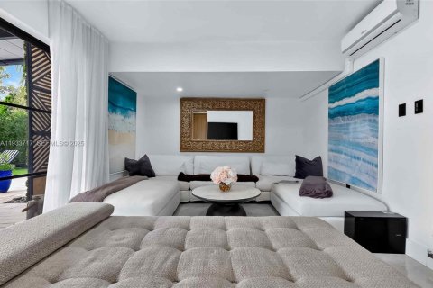 Casa en alquiler en Miami Shores, Florida, 3 dormitorios, 204.94 m2 № 1992154 - foto 16