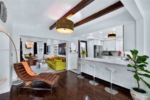 Casa en alquiler en Miami Shores, Florida, 3 dormitorios, 204.94 m2 № 1992154 - foto 14