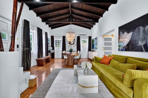 Casa en alquiler en Miami Shores, Florida, 3 dormitorios, 204.94 m2 № 1992154 - foto 6