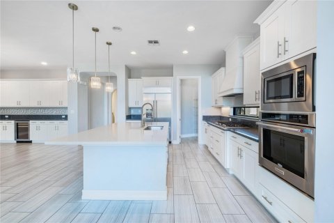 House in Parkland, Florida 5 bedrooms, 343.27 sq.m. № 2066141 - photo 23