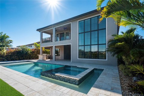 House in Parkland, Florida 5 bedrooms, 343.27 sq.m. № 2066141