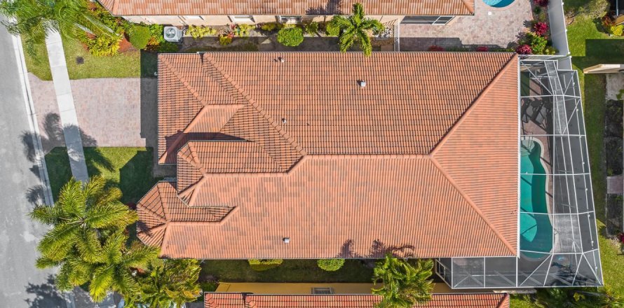 House in Delray Beach, Florida 3 bedrooms, 199.65 sq.m. № 1034080