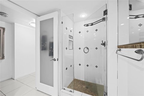 Condo in Fort Lauderdale, Florida, 2 bedrooms  № 1906278 - photo 23