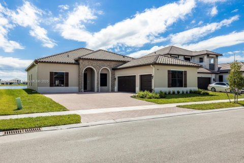 Casa en venta en Ave Maria, Florida, 4 dormitorios, 287.72 m2 № 1958441 - foto 1