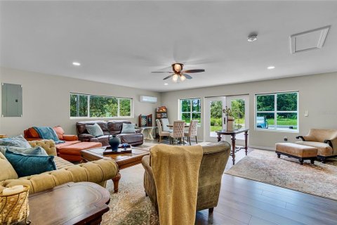 House in Geneva, Florida 3 bedrooms, 227.24 sq.m. № 1832121 - photo 7
