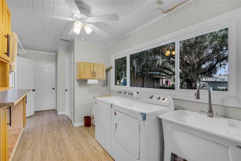 House in Geneva, Florida 3 bedrooms, 227.24 sq.m. № 1832121 - photo 11