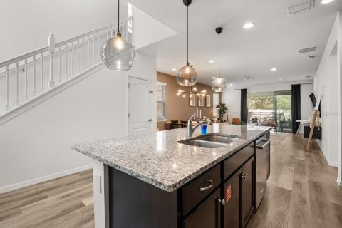 Casa en venta en Kissimmee, Florida, 6 dormitorios, 291.9 m2 № 1719171 - foto 11
