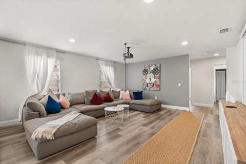 Casa en venta en Kissimmee, Florida, 6 dormitorios, 291.9 m2 № 1719171 - foto 22
