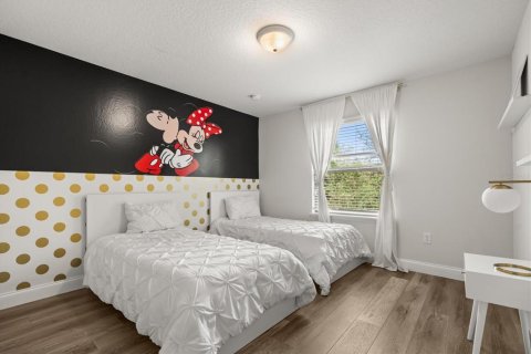 Casa en venta en Kissimmee, Florida, 6 dormitorios, 291.9 m2 № 1719171 - foto 24
