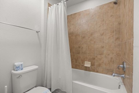Casa en venta en Kissimmee, Florida, 6 dormitorios, 291.9 m2 № 1719171 - foto 27