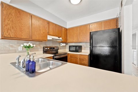 Adosado en venta en Gainesville, Florida, 2 dormitorios, 112.23 m2 № 2196242 - foto 3
