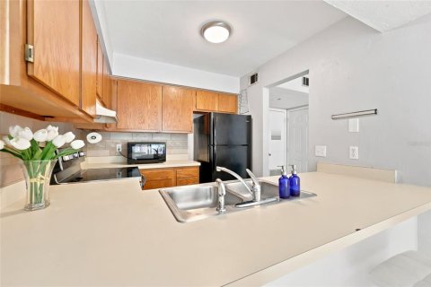 Adosado en venta en Gainesville, Florida, 2 dormitorios, 112.23 m2 № 2196242 - foto 2