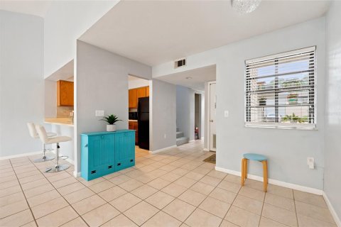 Adosado en venta en Gainesville, Florida, 2 dormitorios, 112.23 m2 № 2196242 - foto 6