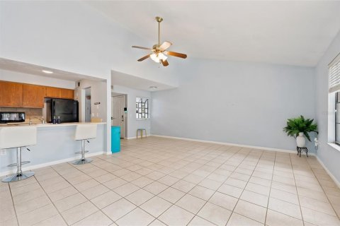 Adosado en venta en Gainesville, Florida, 2 dormitorios, 112.23 m2 № 2196242 - foto 5