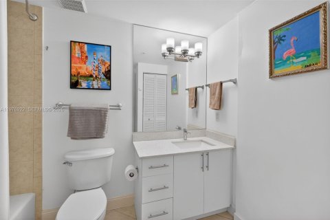 Купить кондоминиум в Майами, Флорида 1 спальня, 57.13м2, № 2040592 - фото 20