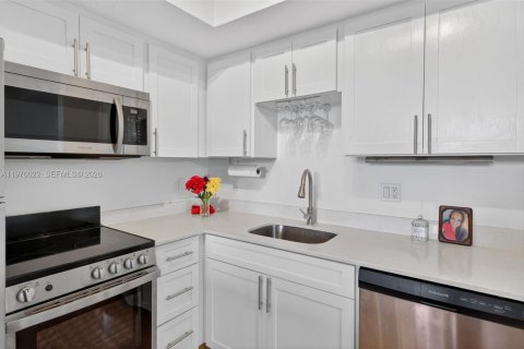 Condo à Miami, Floride, 1 chambre  № 2040592