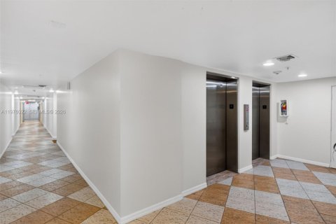 Купить кондоминиум в Майами, Флорида 1 спальня, 57.13м2, № 2040592 - фото 23