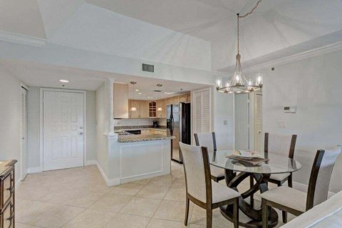Condo in Juno Beach, Florida, 2 bedrooms  № 1080509 - photo 1