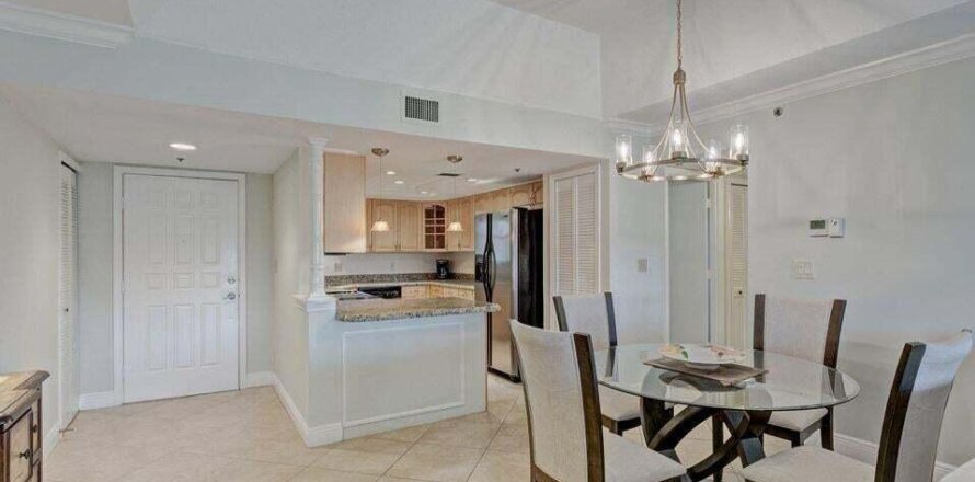 Condo in Juno Beach, Florida, 2 bedrooms  № 1080509